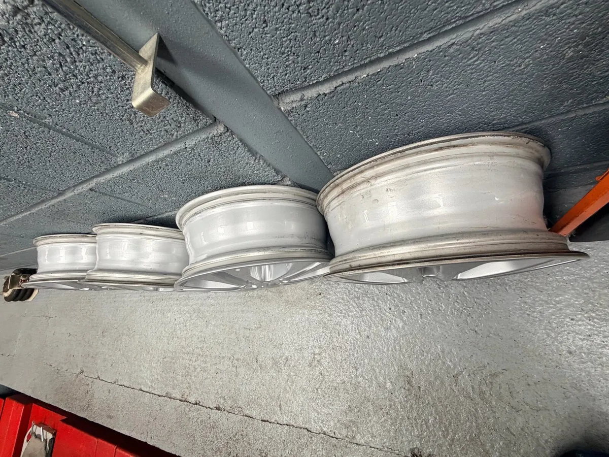 Mercedes Sprinter Alloy Wheels - Image 3