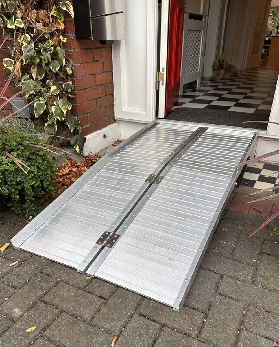 Aluminium Suitcase Wheelchair Ramp - Image 1