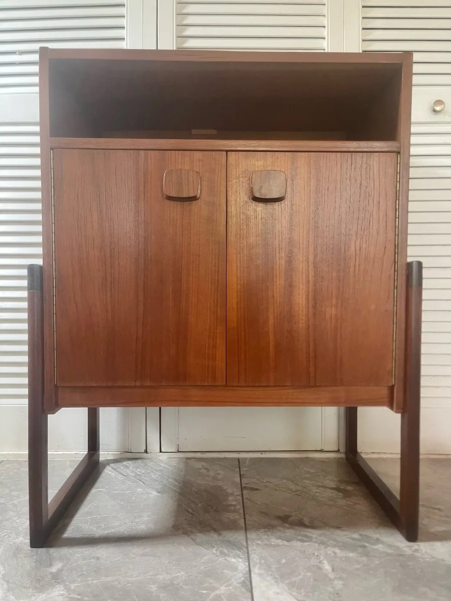 A mid century record / vinyl cabinet - Image 1
