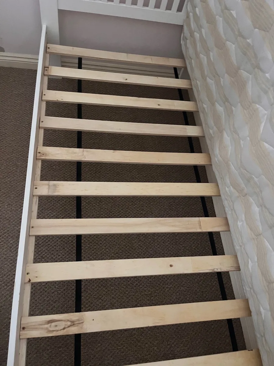 Single bed frame and mattress - Image 2