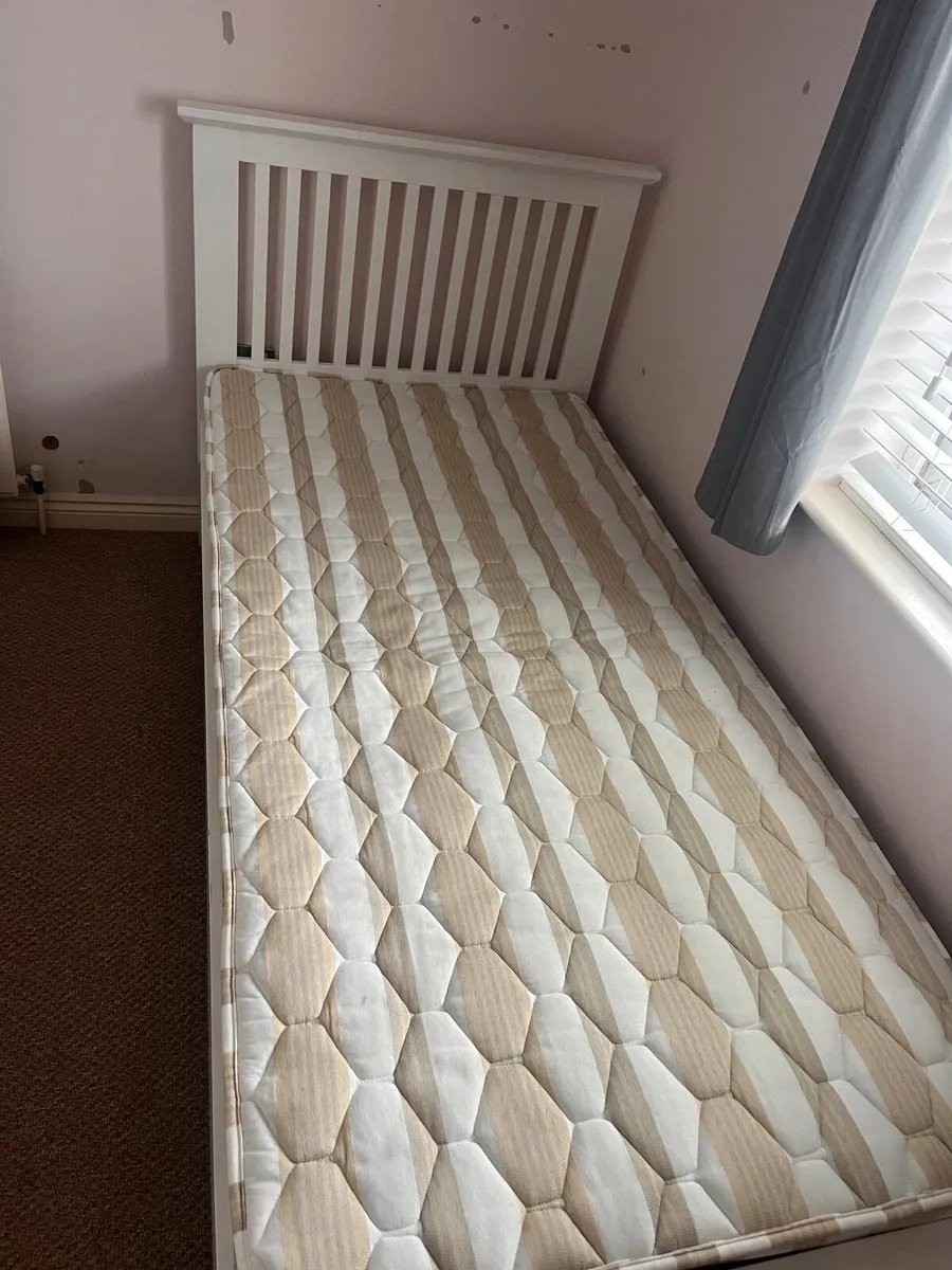 Single bed frame and mattress - Image 1