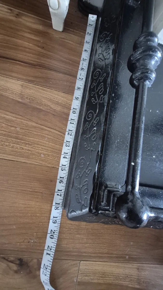 Cast iron fireplace fender - Image 3
