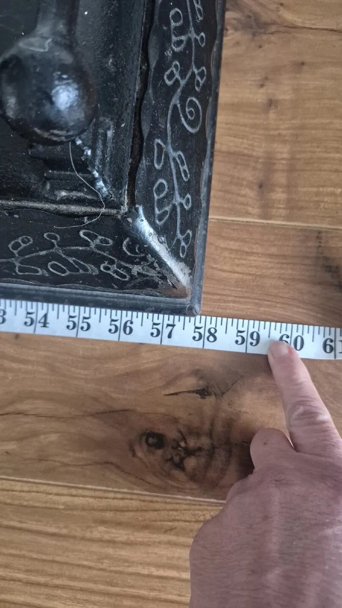 Cast iron fireplace fender - Image 4