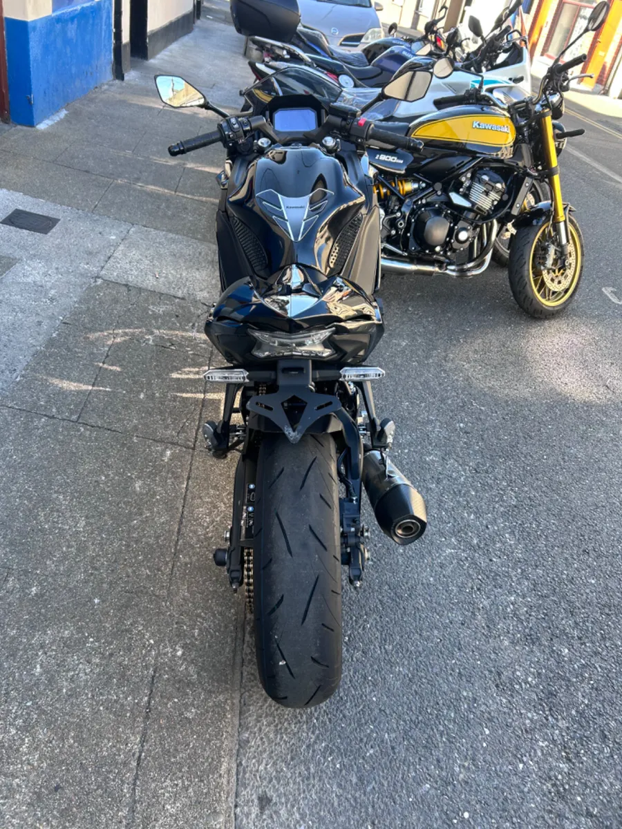 2025 Kawasaki Ninja 650 Performance Edition - Image 4