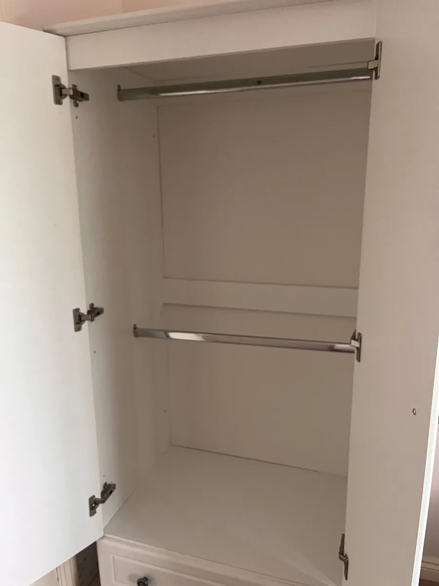 Wardrobe free standing - Image 2