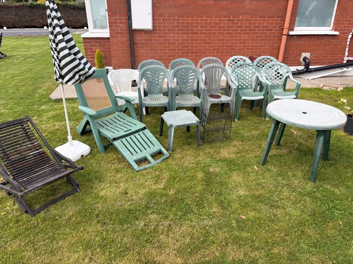 outdoor party table and chairs €30 everything - Image 2