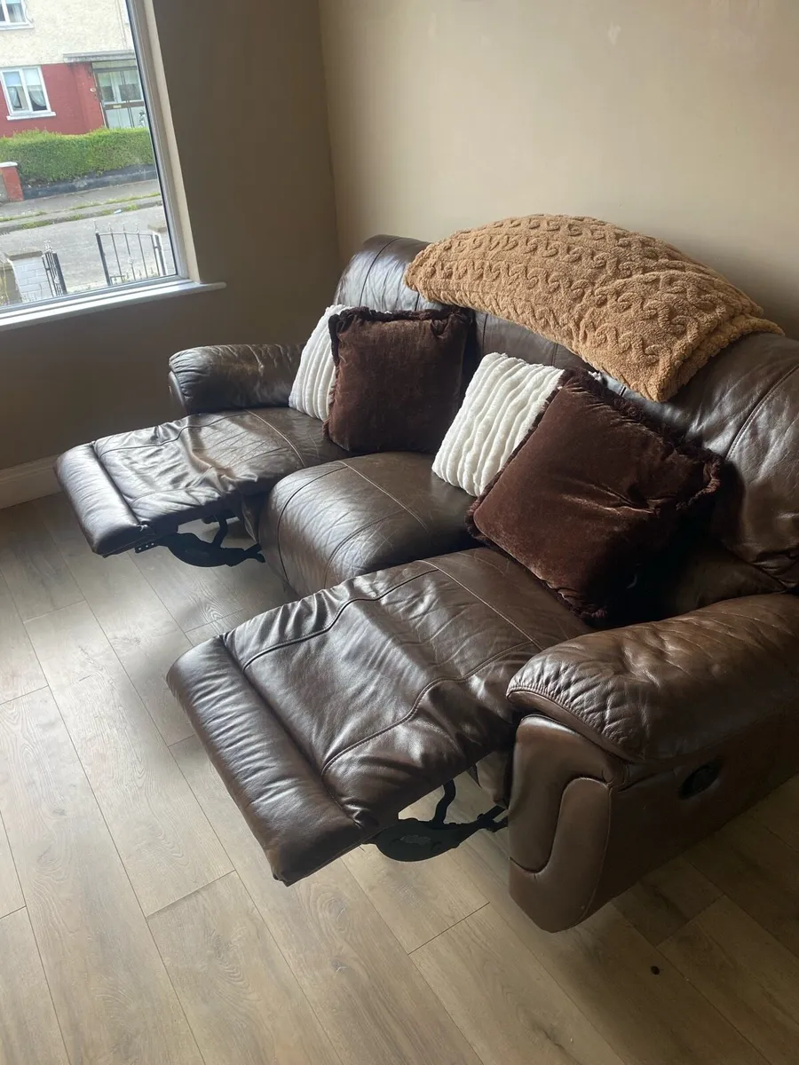 3 seater and 1 seater brown leather sofa - Image 2