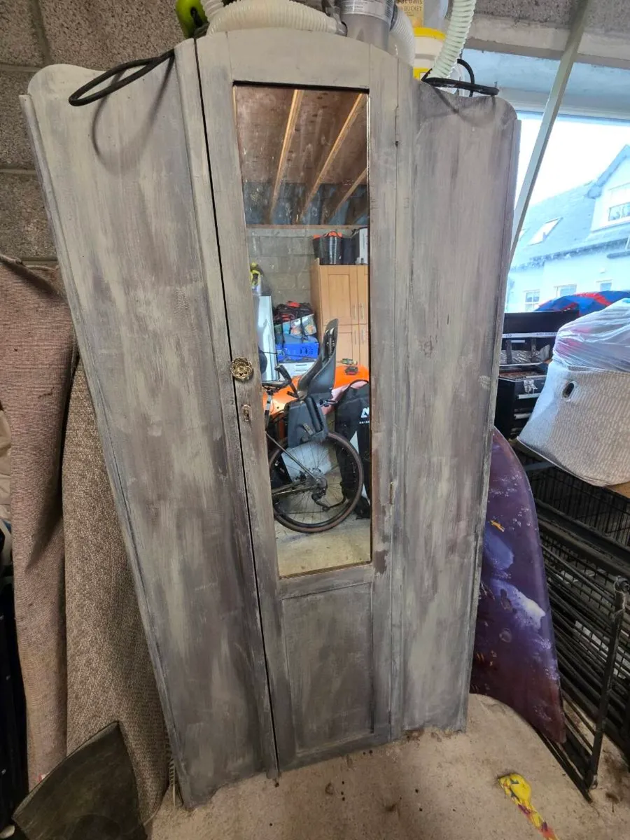 Wardrobe - Image 3