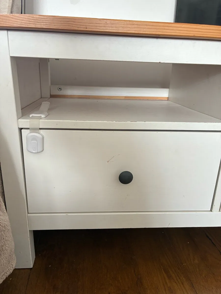 Hemnes TV Unit - Image 4