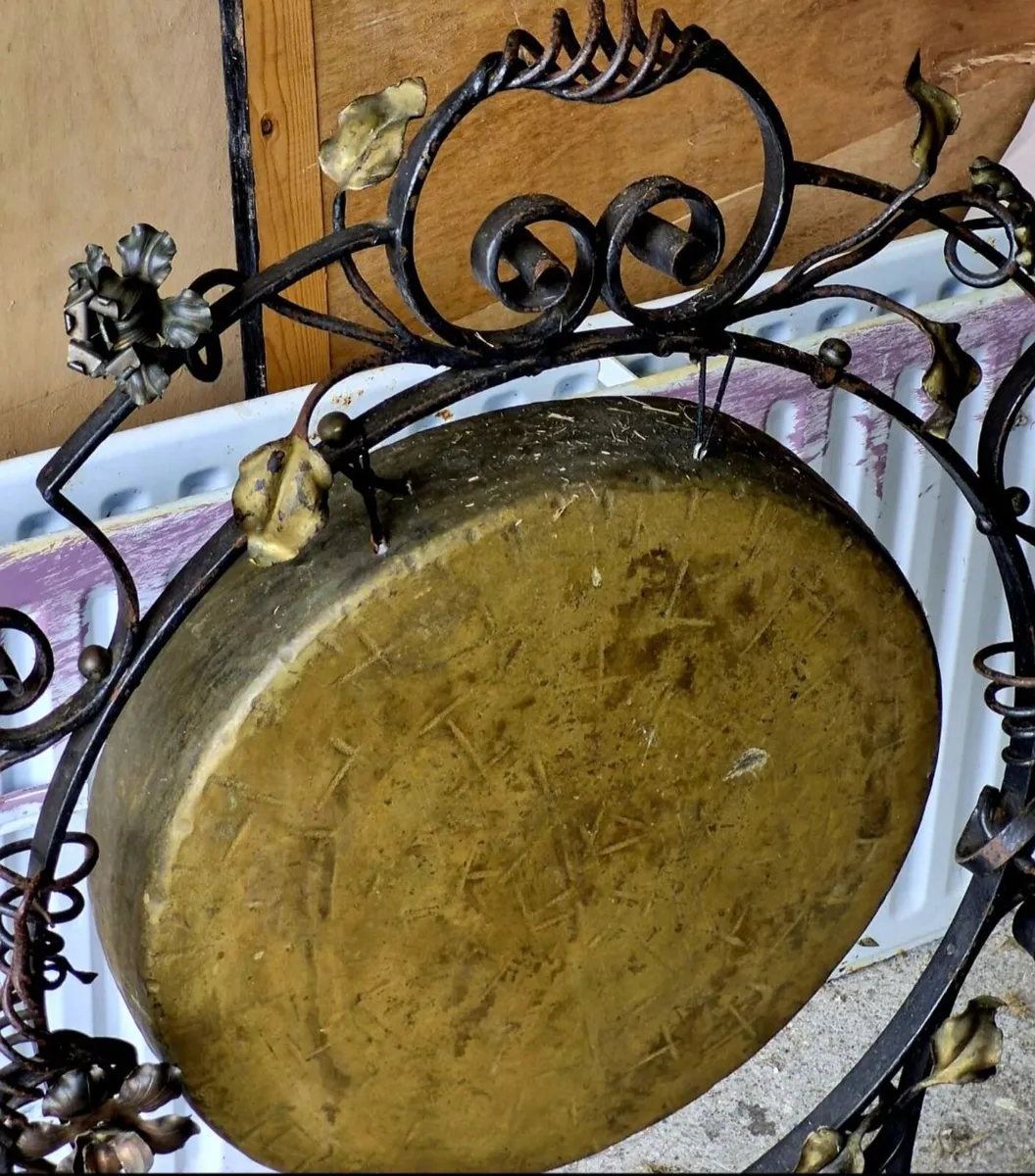 Exquisite Antique Manor House Brass Dinner Gong .. - Image 3