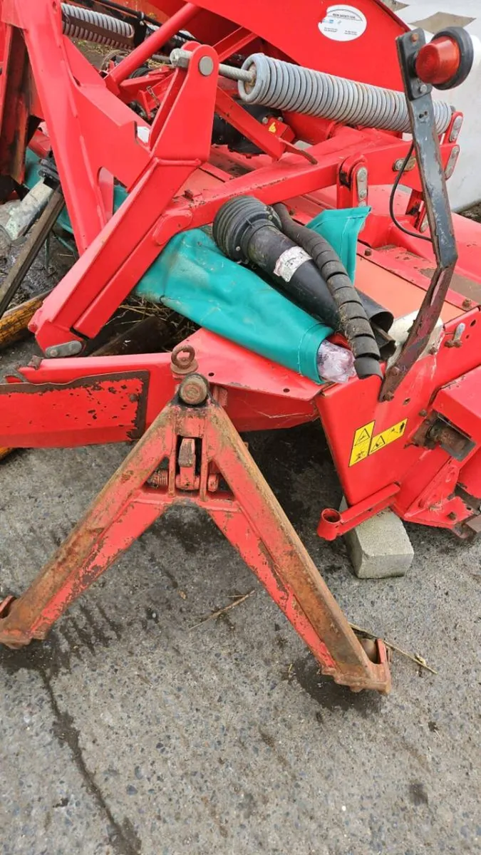 Kverneland front mower - Image 3