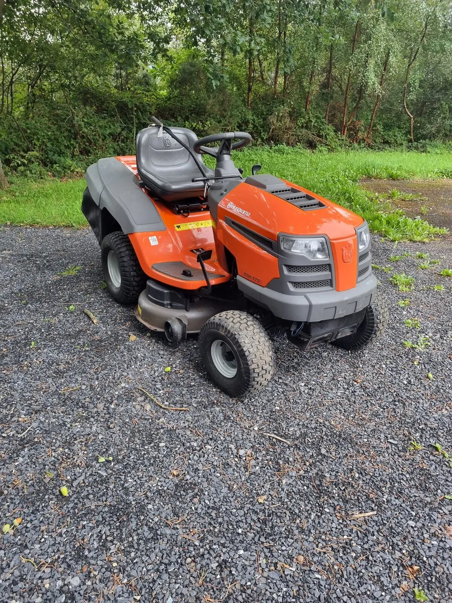 Ride on lawnmower - Image 2