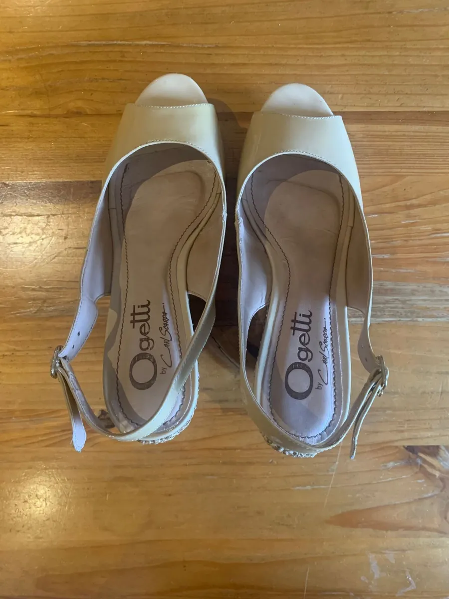 Carl Scarpa Ladies Tan Wedges - Image 4