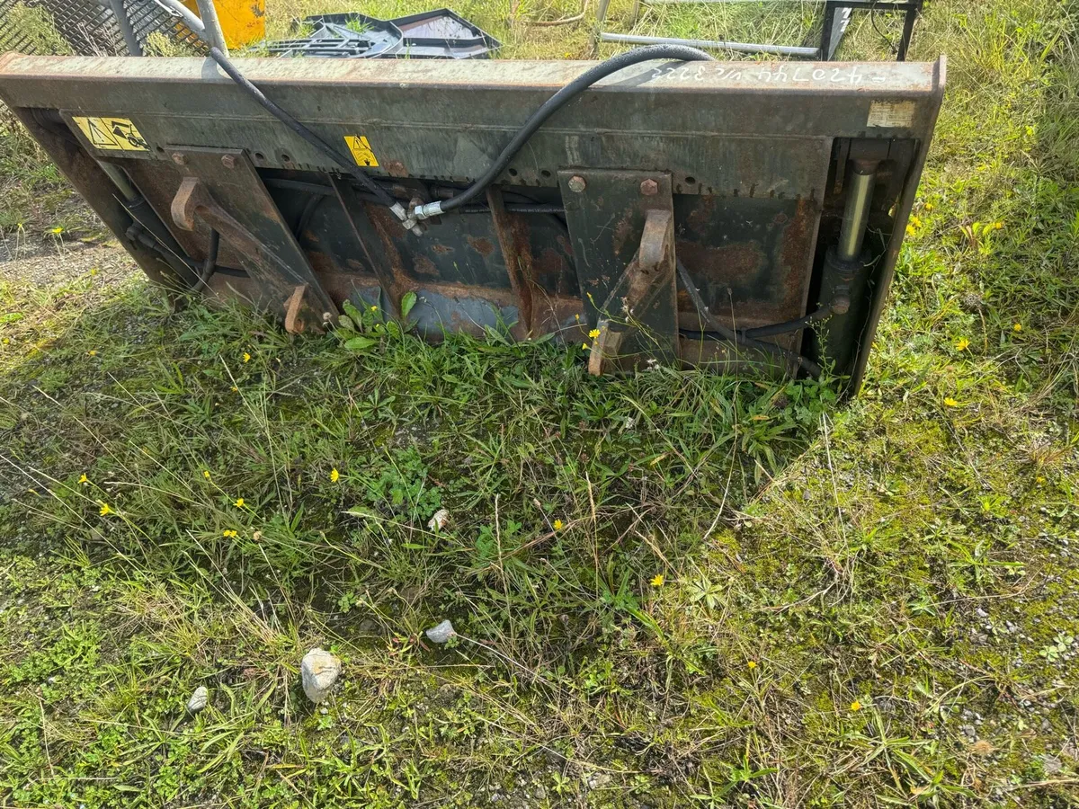 Loader bucket 4 in one grab with euro hitch - Image 2