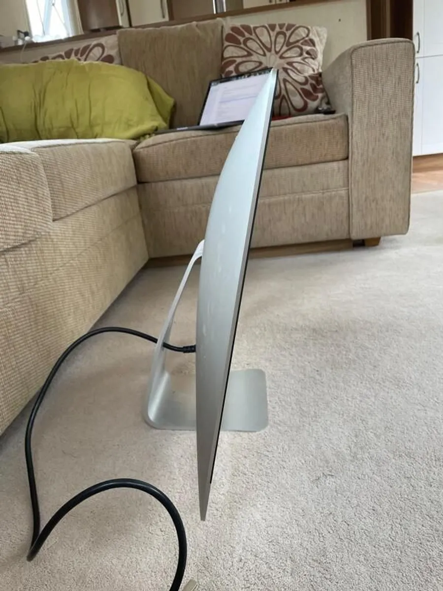 iMac 5K loaded with 40gb ram 1TB Hardrive. - Image 4