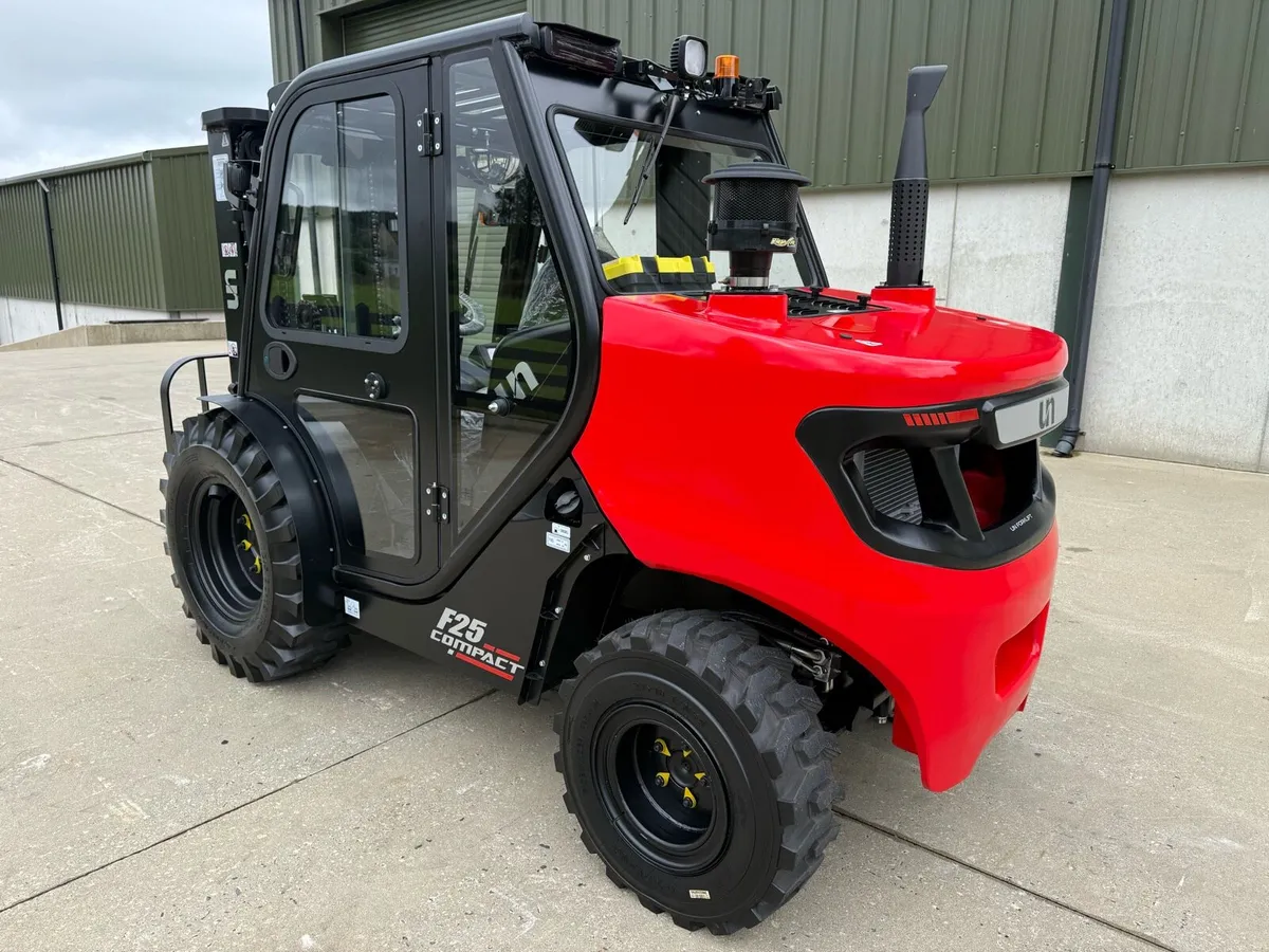 New UN 2.5 ton 4wd fork lift - Image 2