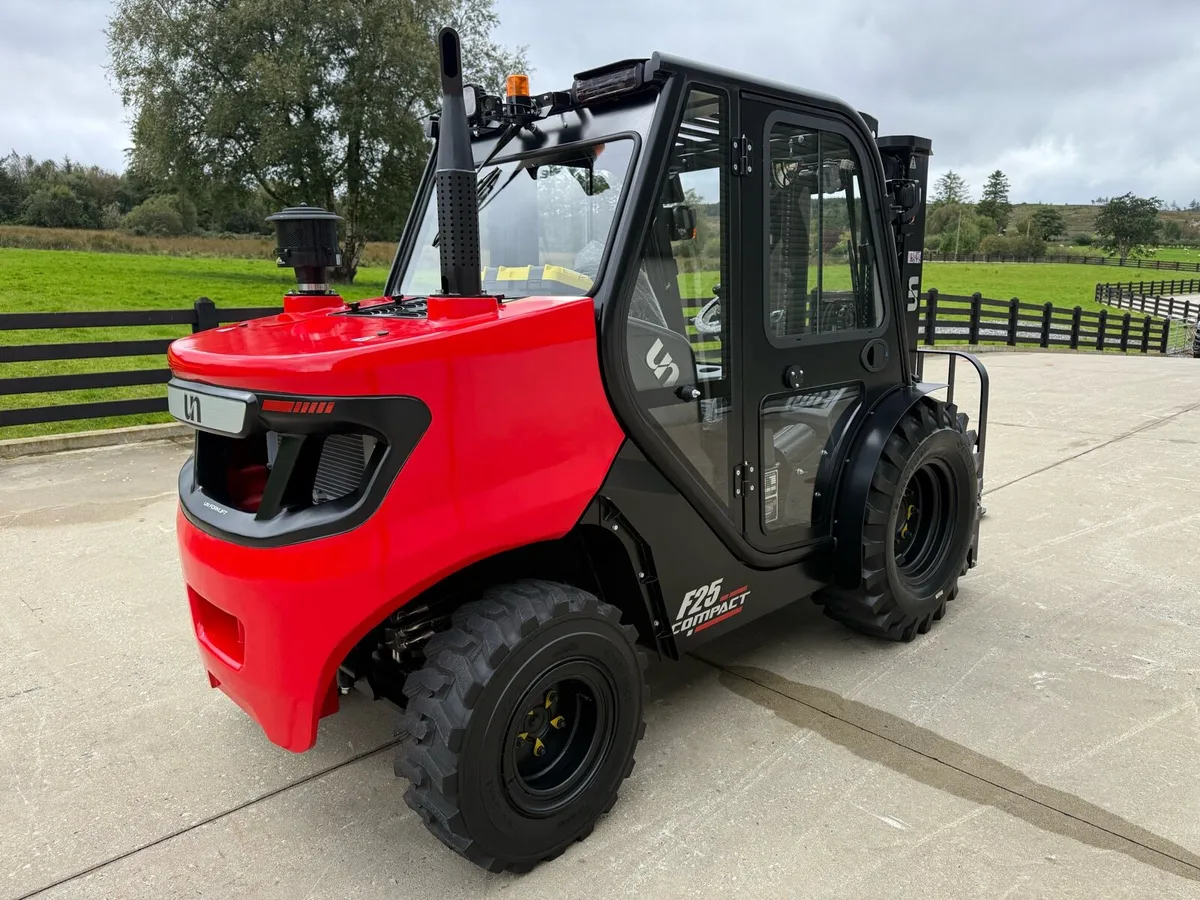 New UN 2.5 ton 4wd fork lift - Image 4