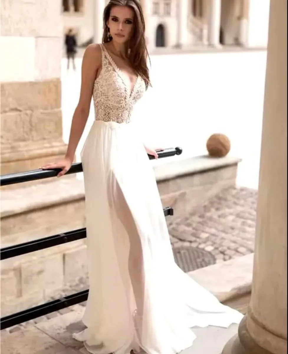 Wedding dresses - Image 2