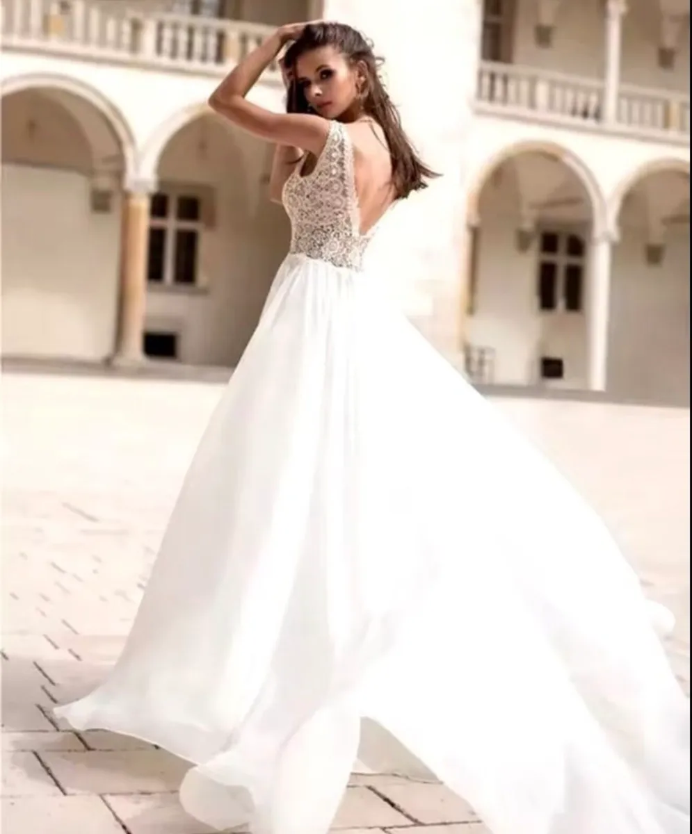 Wedding dresses - Image 3