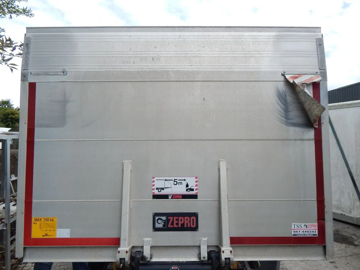 Zepro tail lift - Image 1