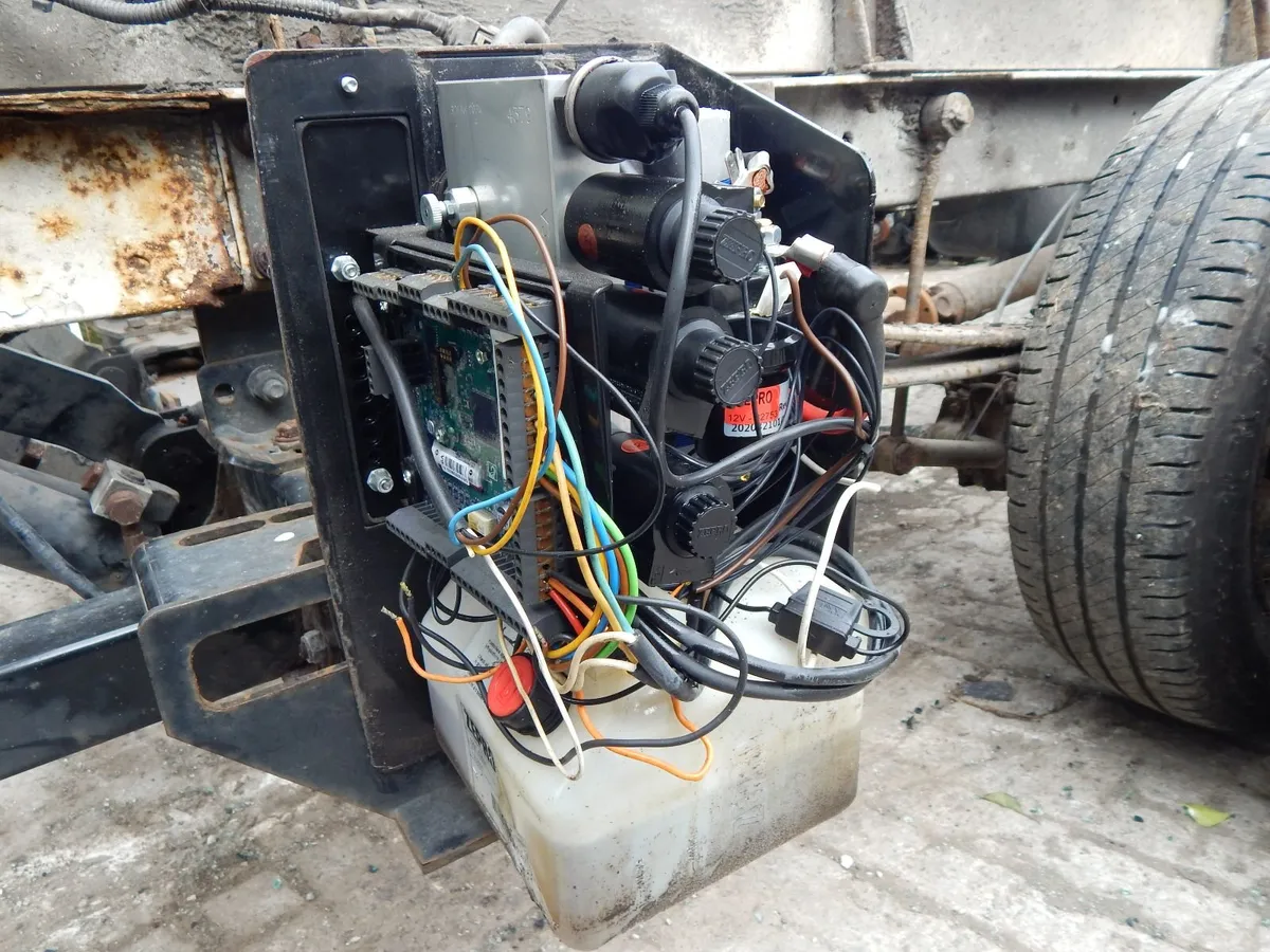 Zepro tail lift - Image 3