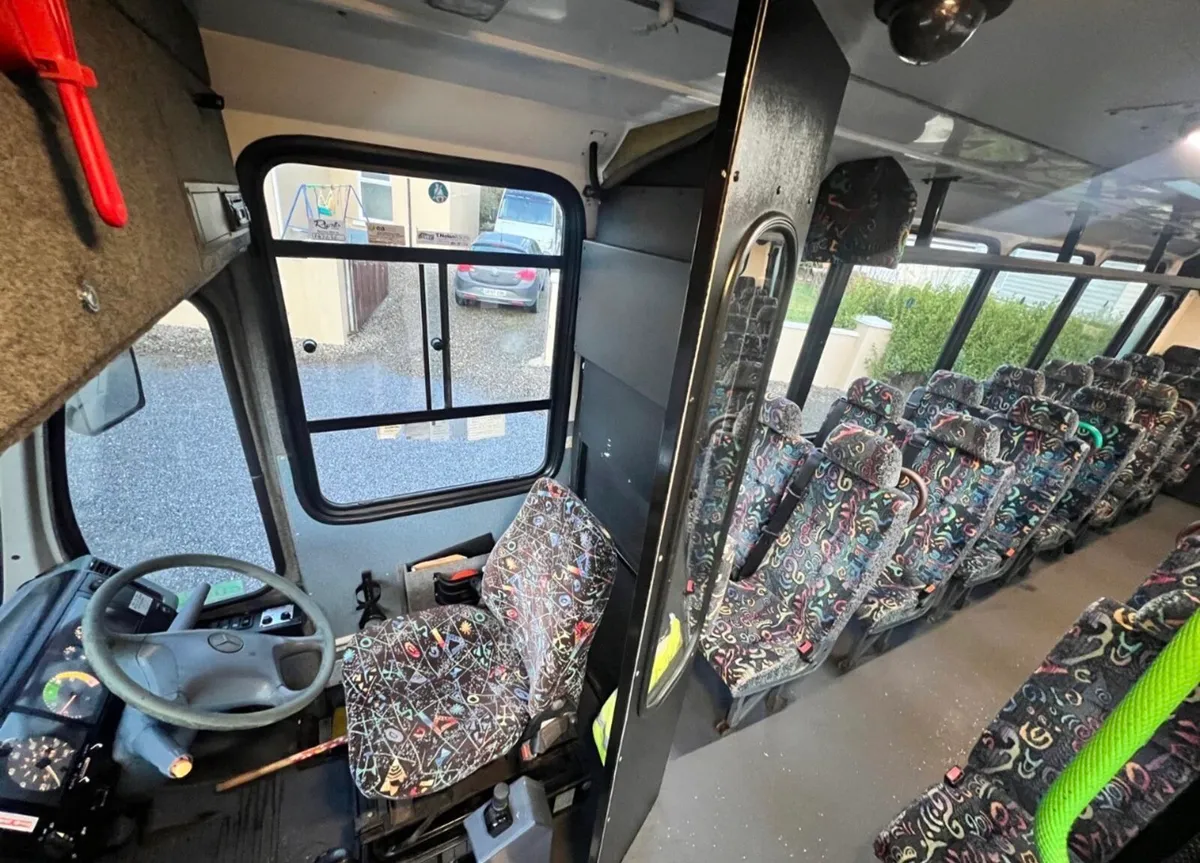 Mercedes Vario Bus - Image 4