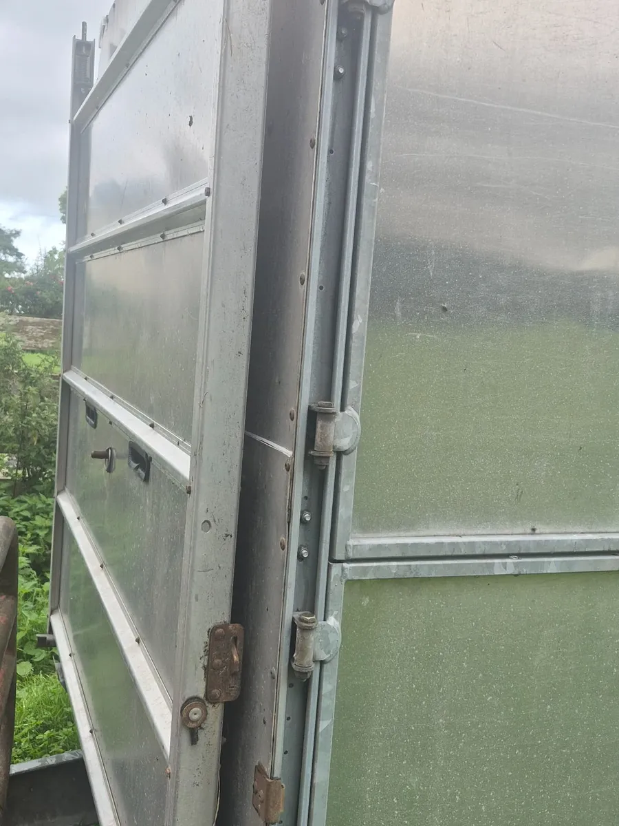 Trailer  livestock - Image 1