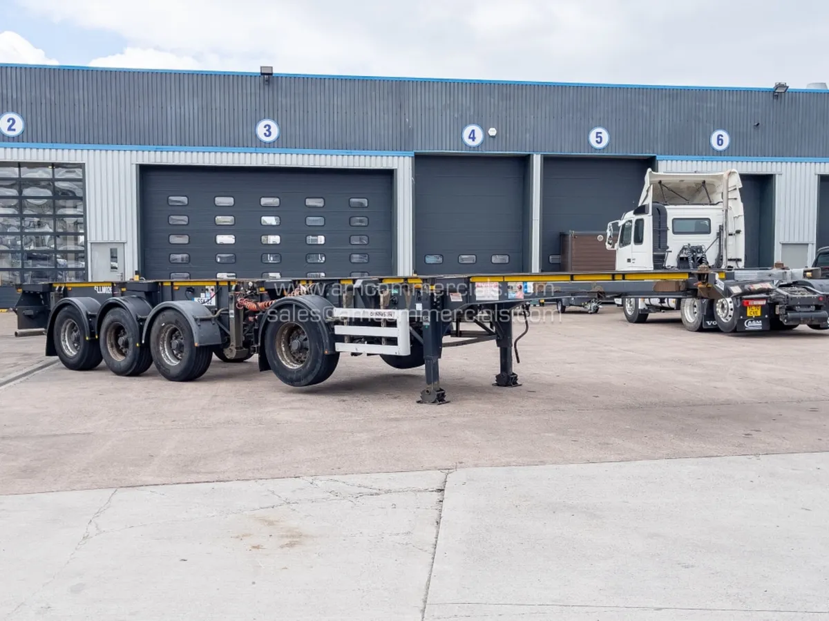 2011 DENNISON SPLITER SKELETAL TRAILER W EXTRA - Image 1