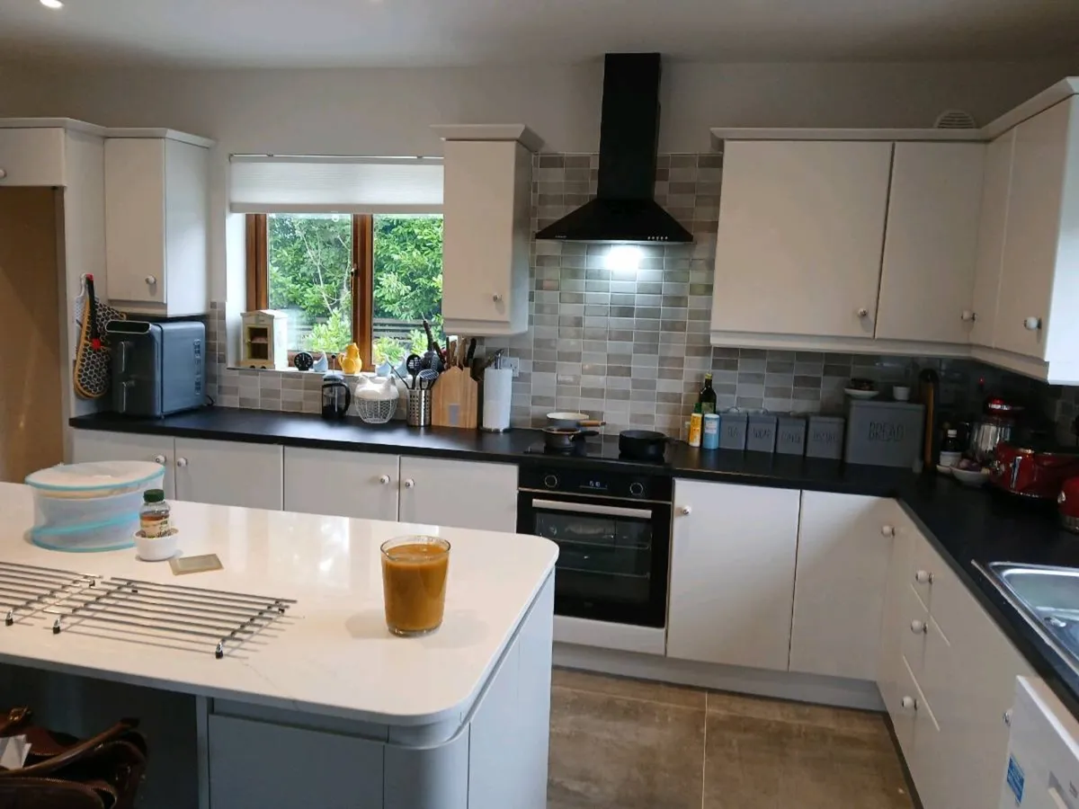 Kitchen cupboards - Image 2