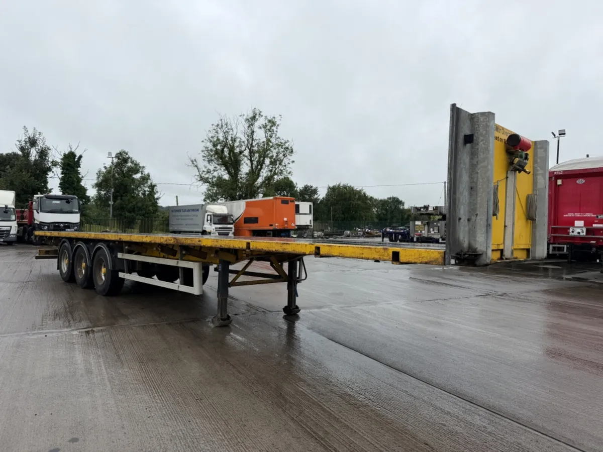 2013 SDC 45 FT FLATBED TRAILER - Image 1