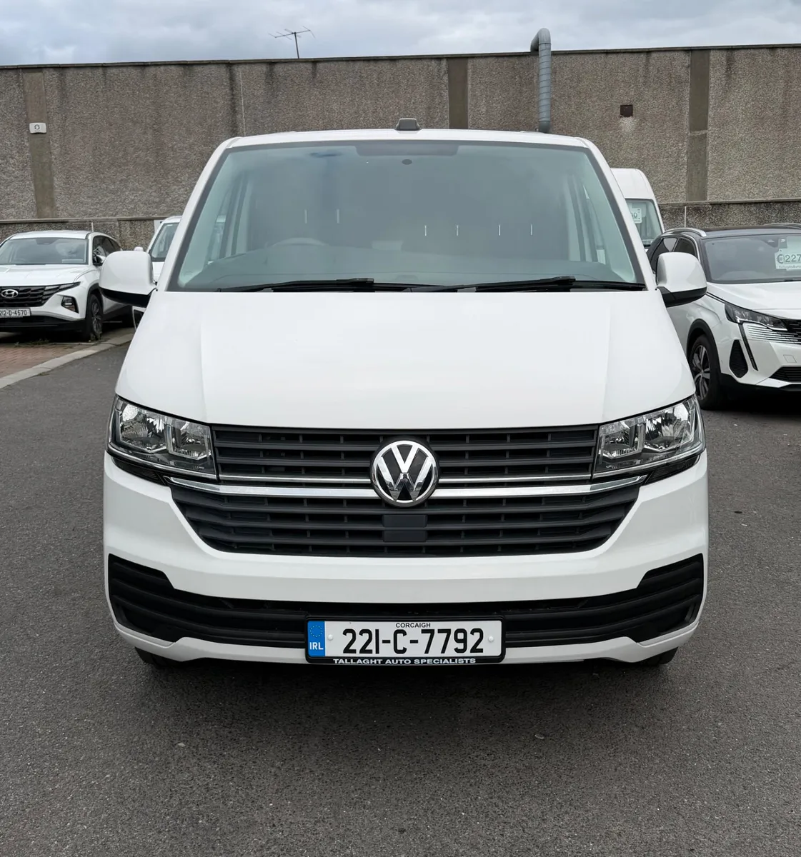 2022 Volkswagen Transporter - Image 2