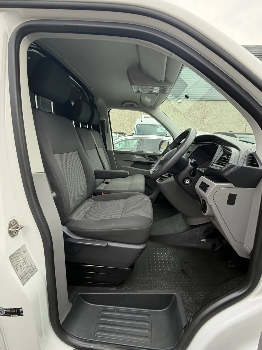 2022 Volkswagen Transporter - Image 4