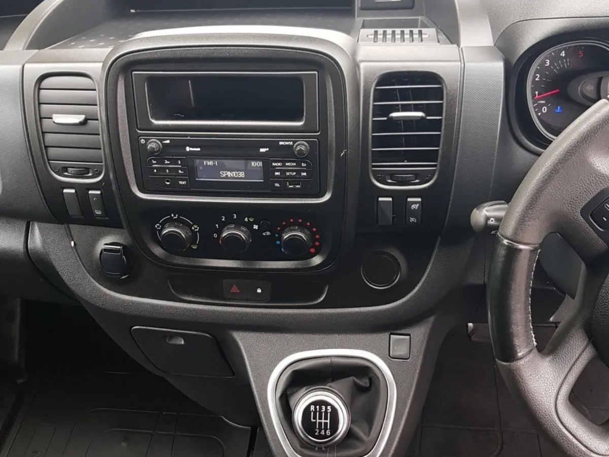 Nissan NV300 LWB 120 XE - Image 4