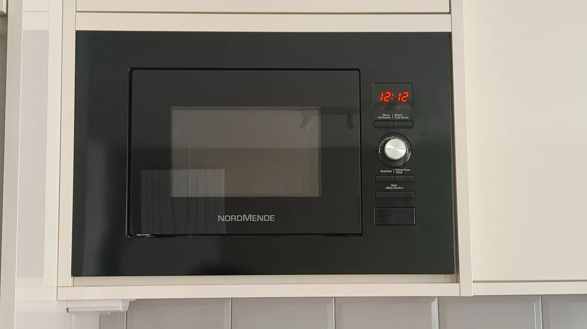 Complete Cream Gloss Kitchen + Island & Appliances - Image 3