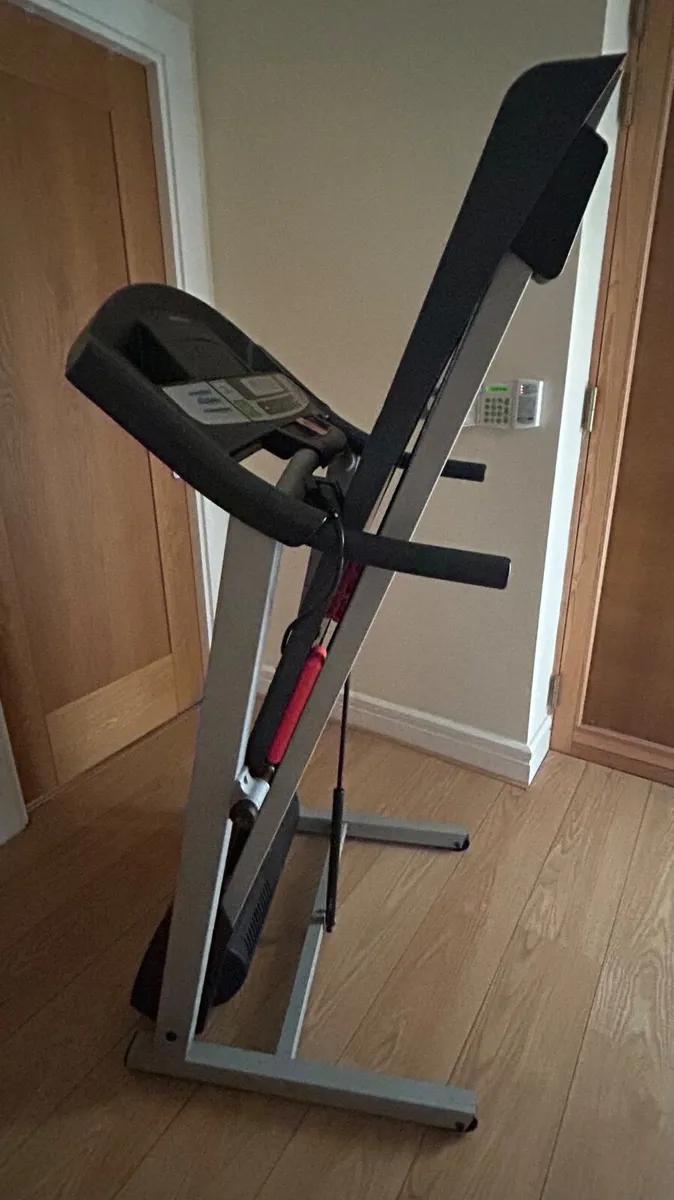 Treadmill in perfect condition - Image 2