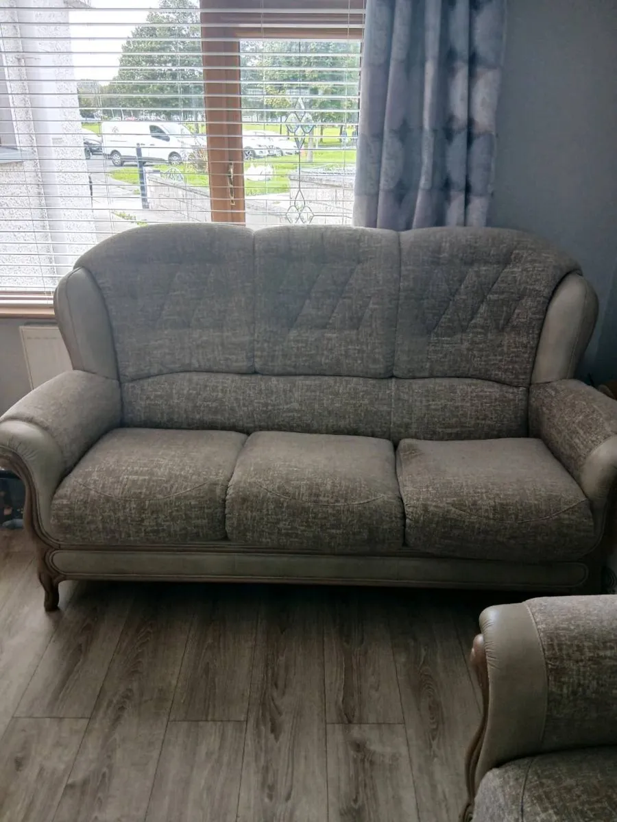 Beige couch - Image 3