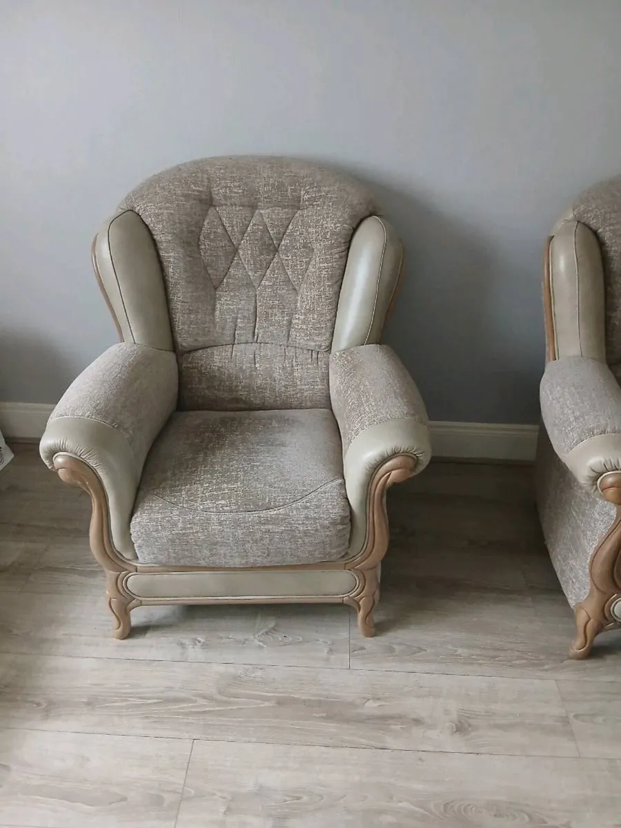 Beige couch - Image 1