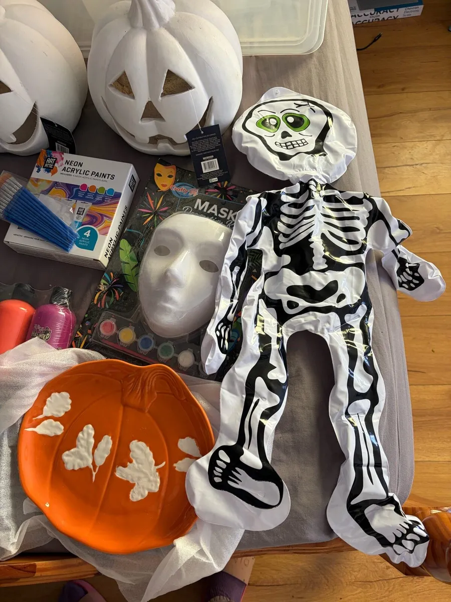 new halloween items together €50 - Image 4