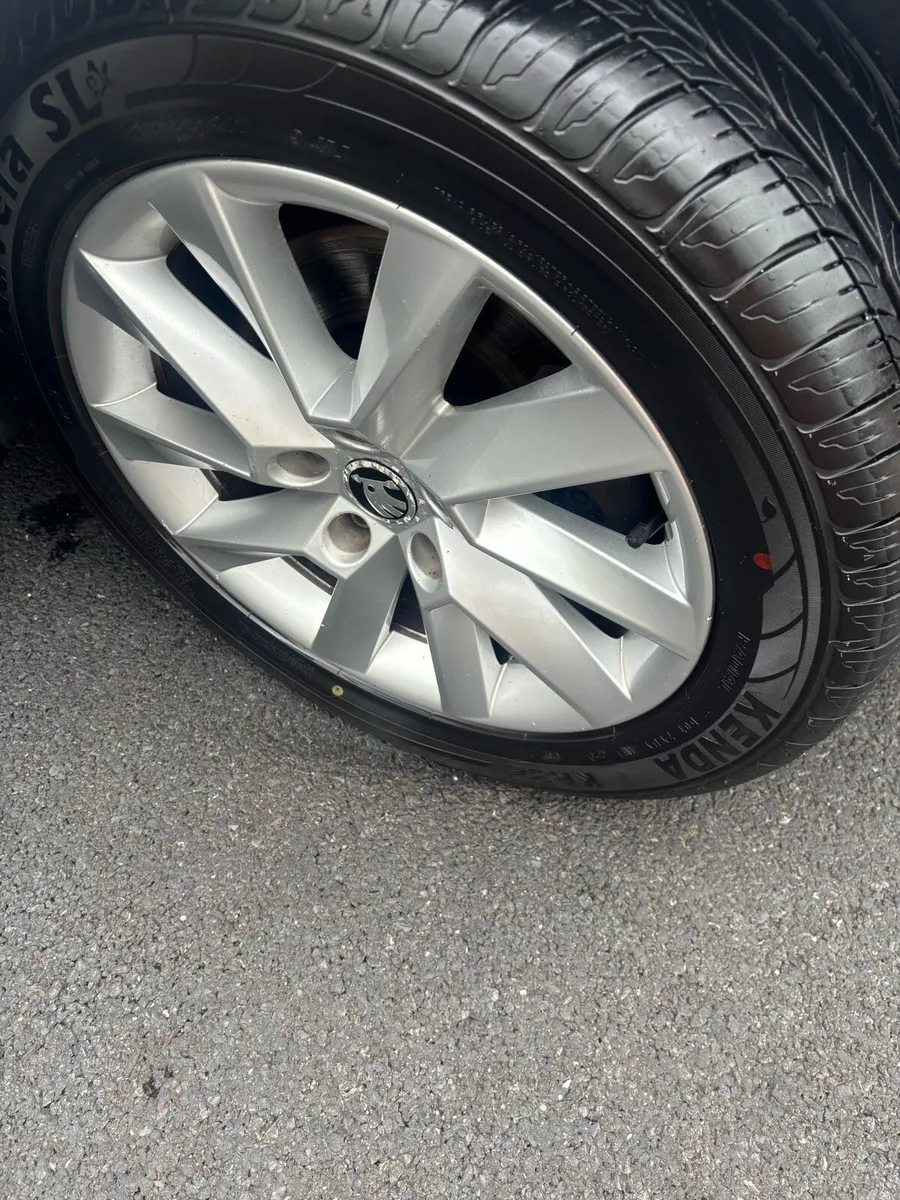 Skoda supurb 17inch alloys - Image 3
