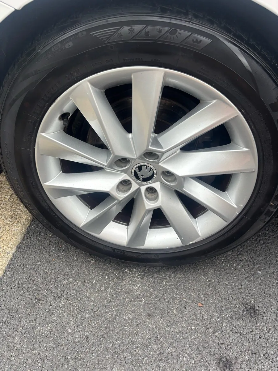 Skoda supurb 17inch alloys - Image 4