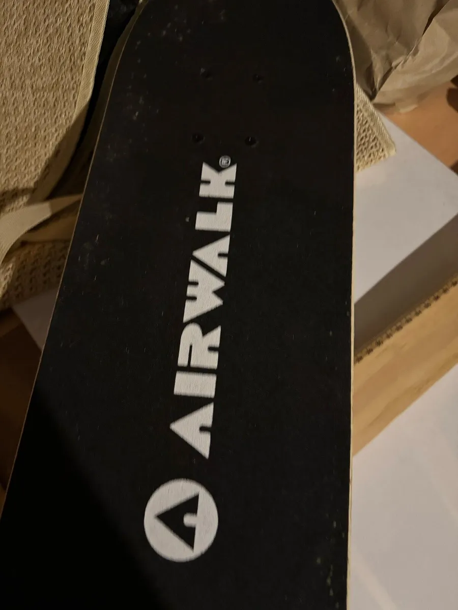Skateboard - Image 2