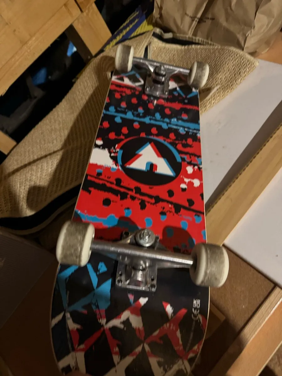 Skateboard - Image 3