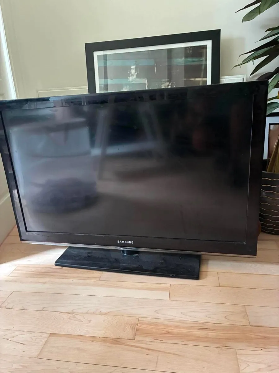 Samsung 40” TV - Image 2