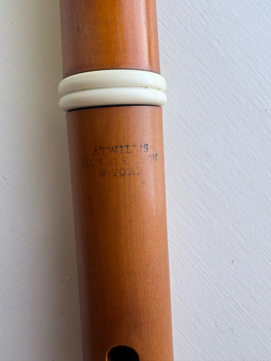 Antique Boxwood 8-key flute - Image 2