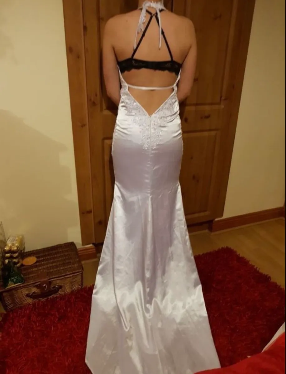 White dress wedding - Image 1