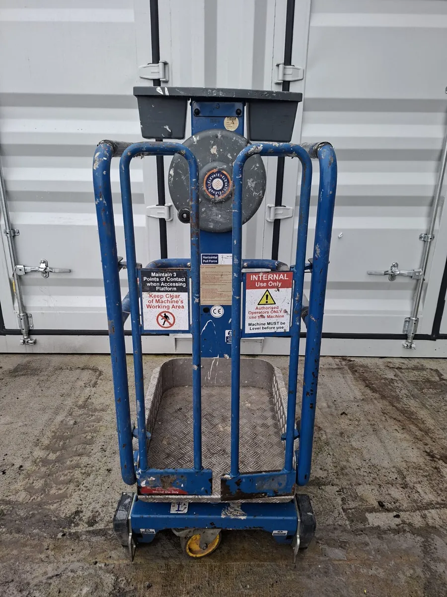 Selection of 4 peco lifts - Image 3