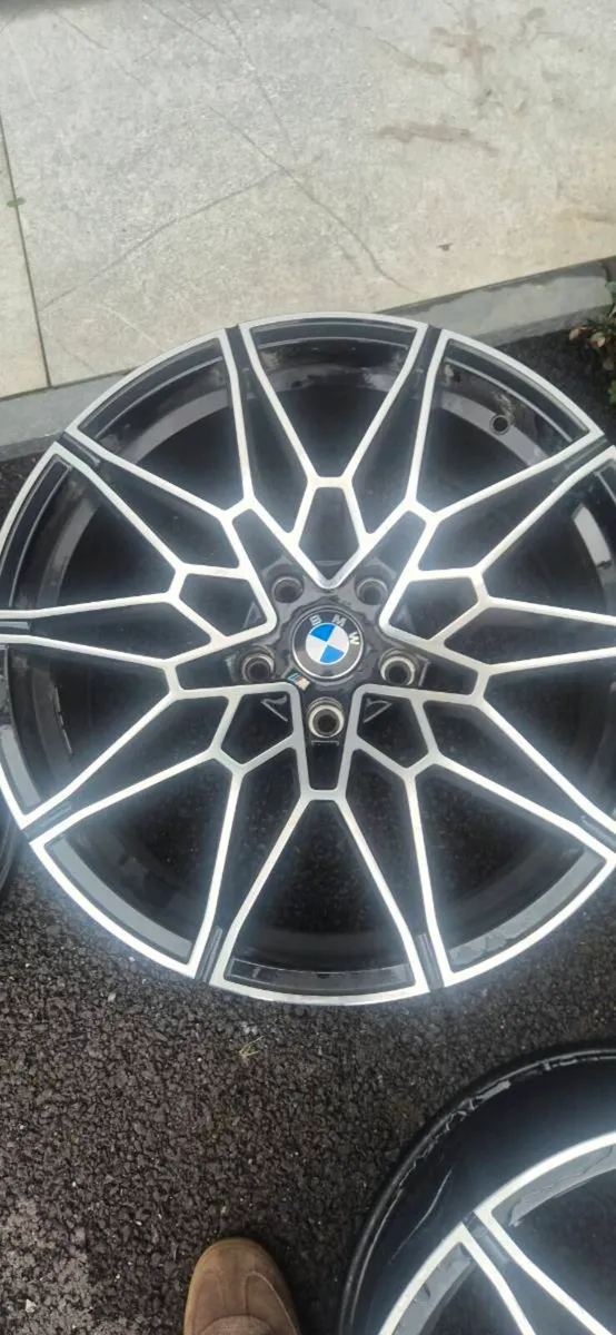 19 " Alloys - Image 1