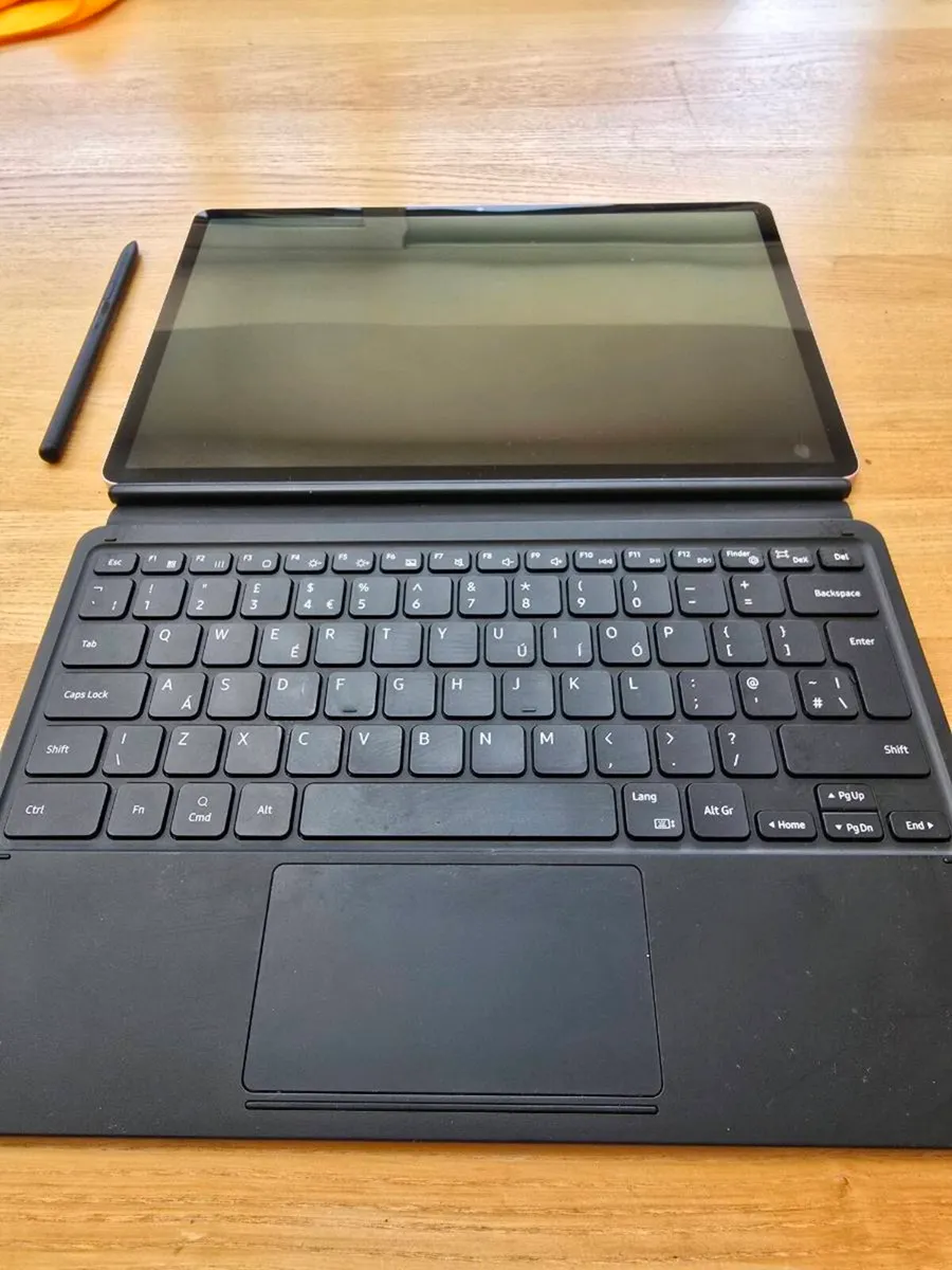 Galaxy Tab S8+ with Keyboard Cover - Image 3