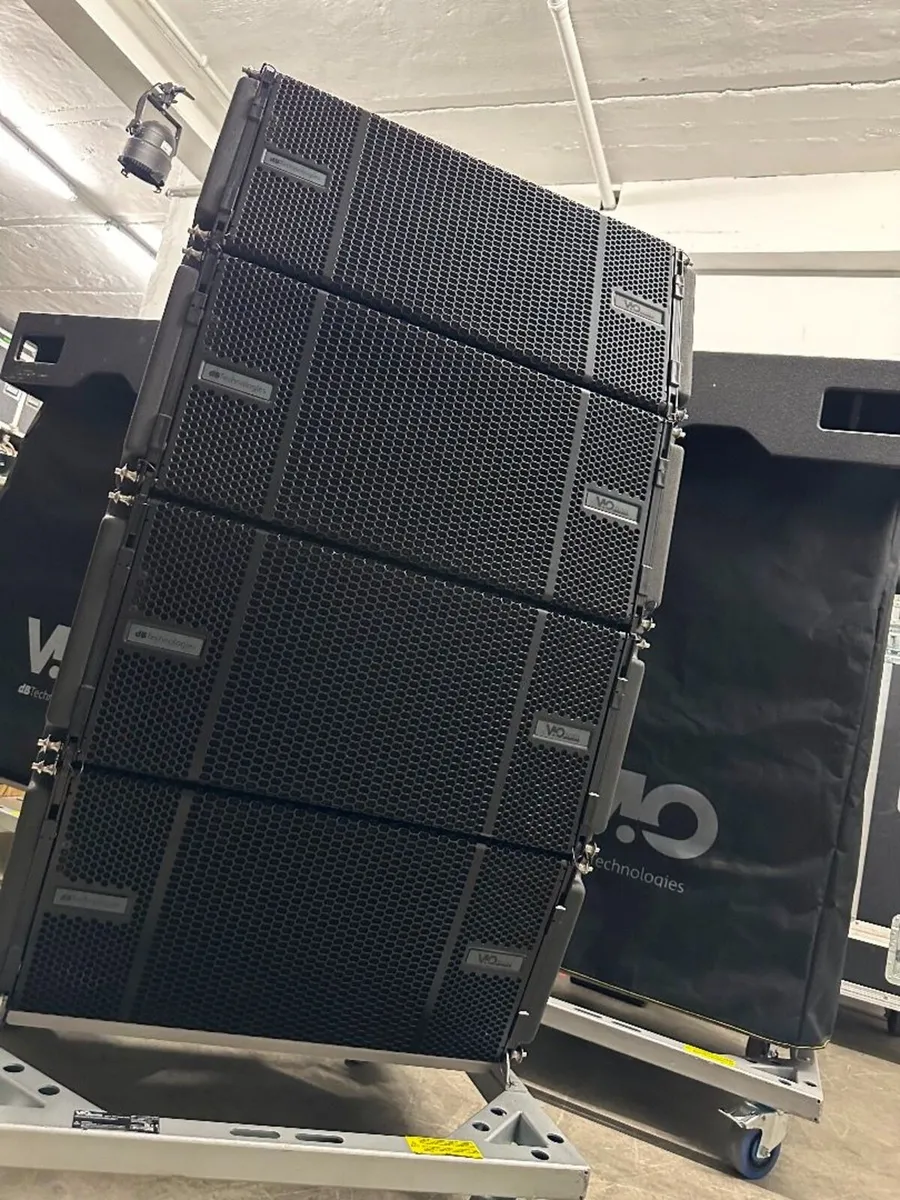dB Technologies  VIO L1610 Linearray, S218 Sub Set