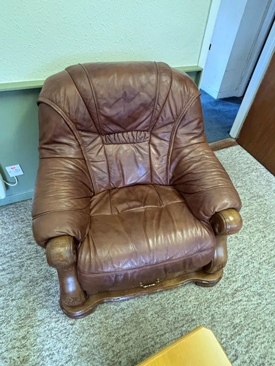 Leather and pine framed three piece suite. In excellent condition. Has been used as office furniture for meetings. Available for collection only - Image 3